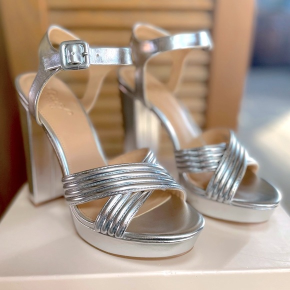 Badgley Mischka - Jewel Shoes - Jewel Badgley Mischka Platform Sandals